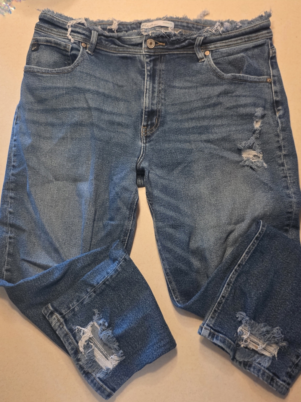 KanCan Frayed Hem Distressed Denim in Blue Wash Size 31